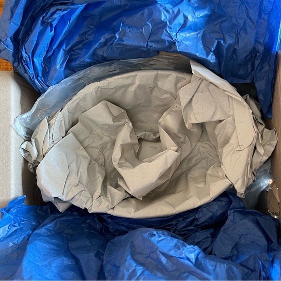 NWT Villeroy & Boch Old Luxembourg Oval soup tureen 84.6 oz. - Picture 5 of 13